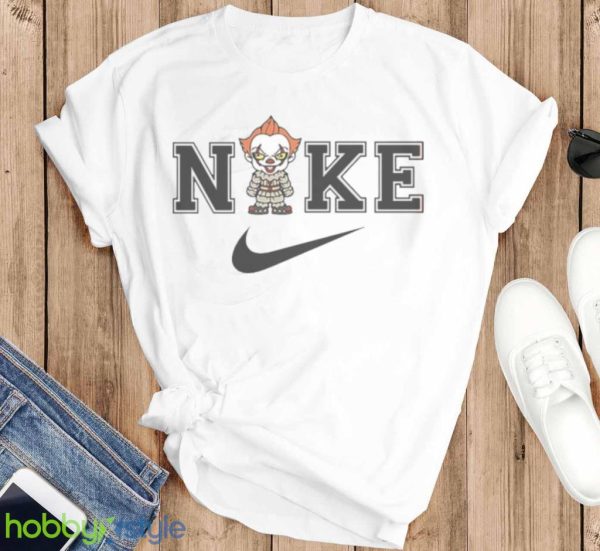 It Pennywise X Nike Horror Halloween Character Swoosh Logo Shirt Product Photo 3