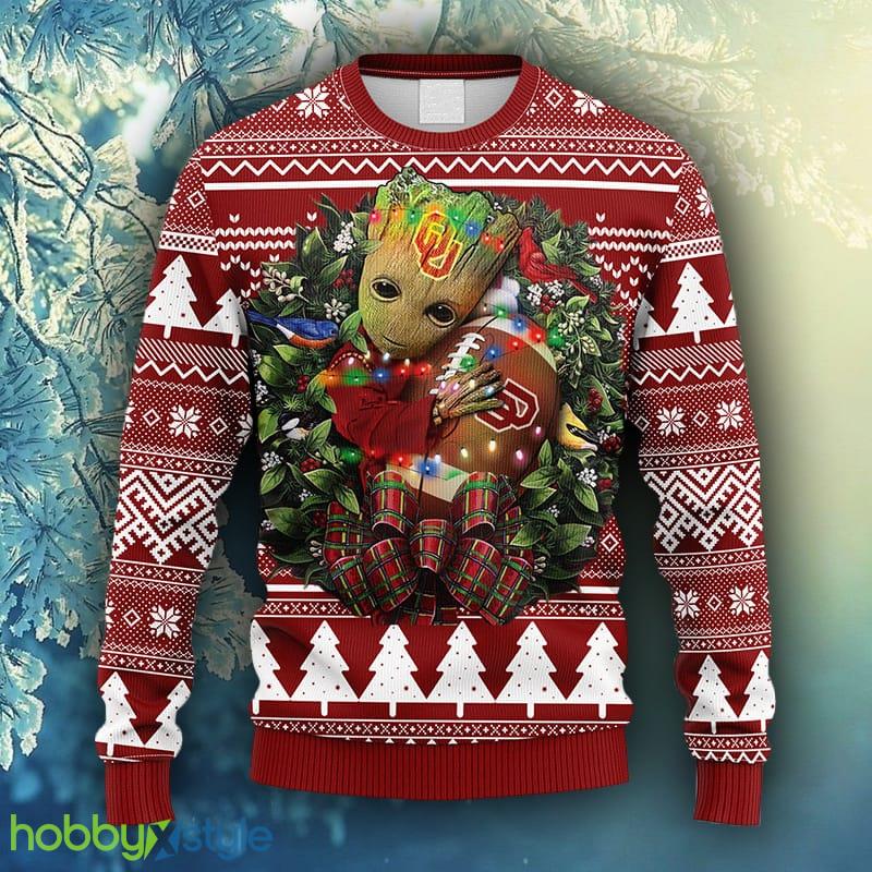 NCAA Christmas Oklahoma Sooners Groot Hug Christmas Ugly Sweater For Men Women - NCAA Oklahoma Sooners Groot Hug Christmas Ugly Sweater_1