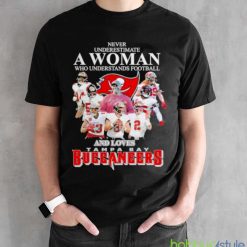 Never Underestimate A Woman Who Understands Football And Loves Tampa Bay Buccaneers Shirt - Black Unisex T-Shirt